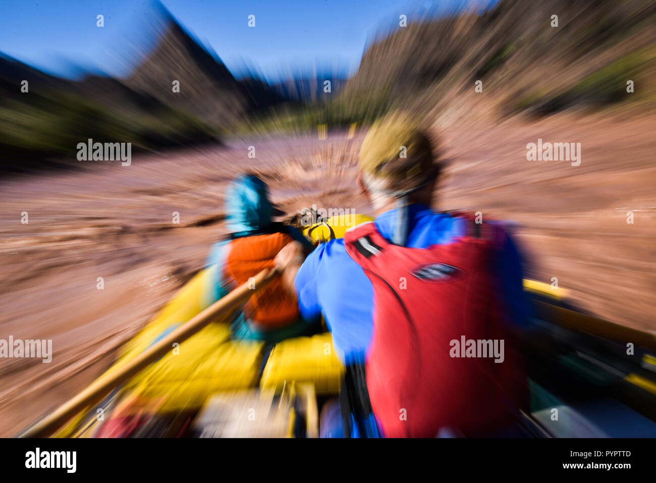 Rafting por el Río Colorado, el Gran Cañón, Arizona, EE.UU.. Foto de stock