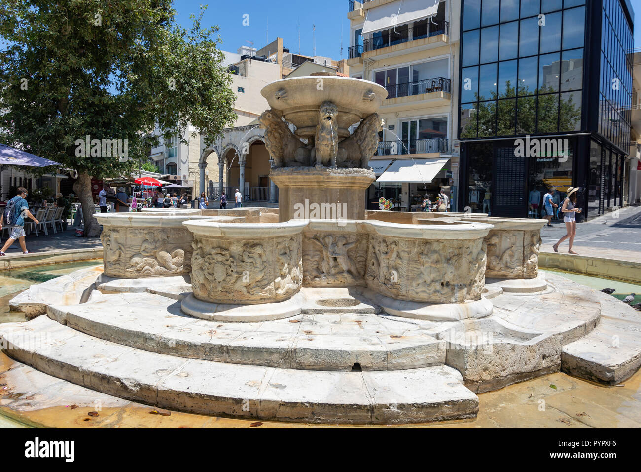 Venetian Morosini Leones, coloque el Venizelou, Heraklion (Irakleio), región Irakleio, Creta (Creta), Grecia Foto de stock