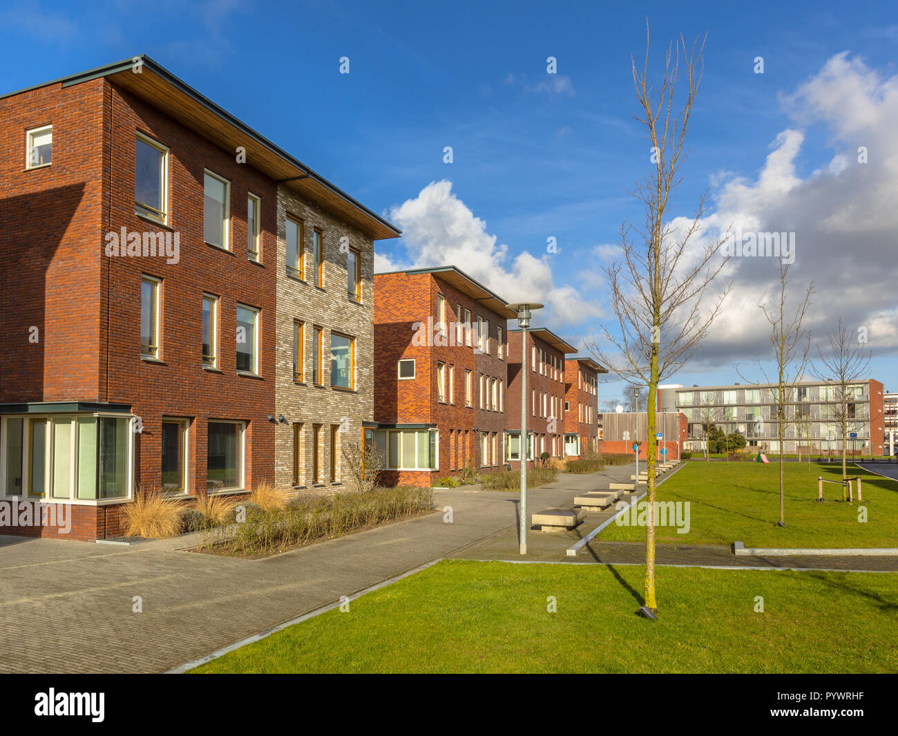 Gran Adosados Casas contemporáneas en Groningen, Países Bajos Foto de stock