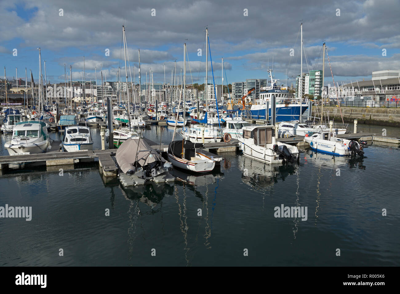Puerto de Plymouth, Devon, Inglaterra, Gran Bretaña Fotografía de stock -  Alamy