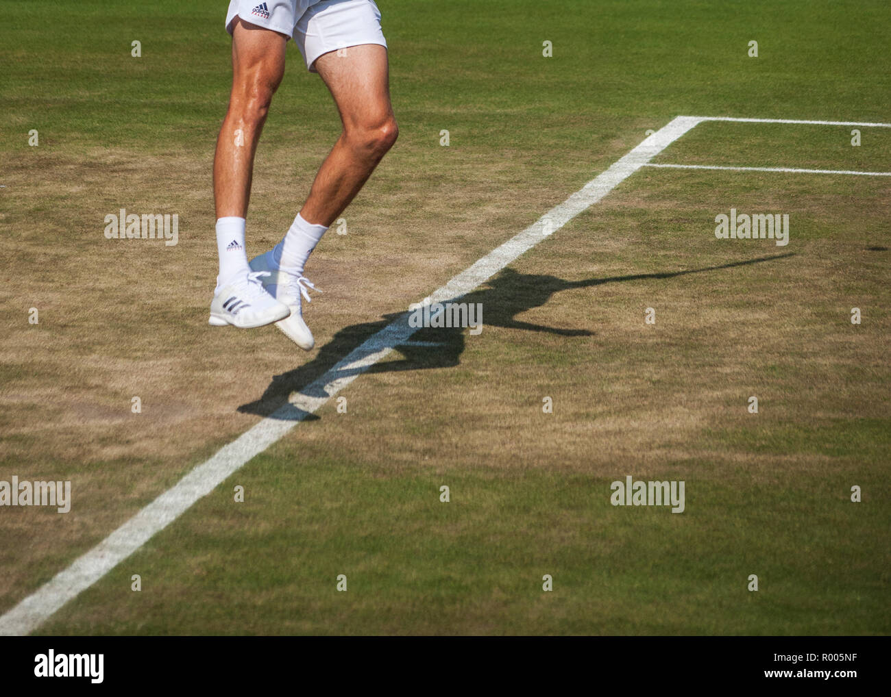 Stefanos Tsitsipas macho jugador de tenis Wimbledon 2018 Foto de stock