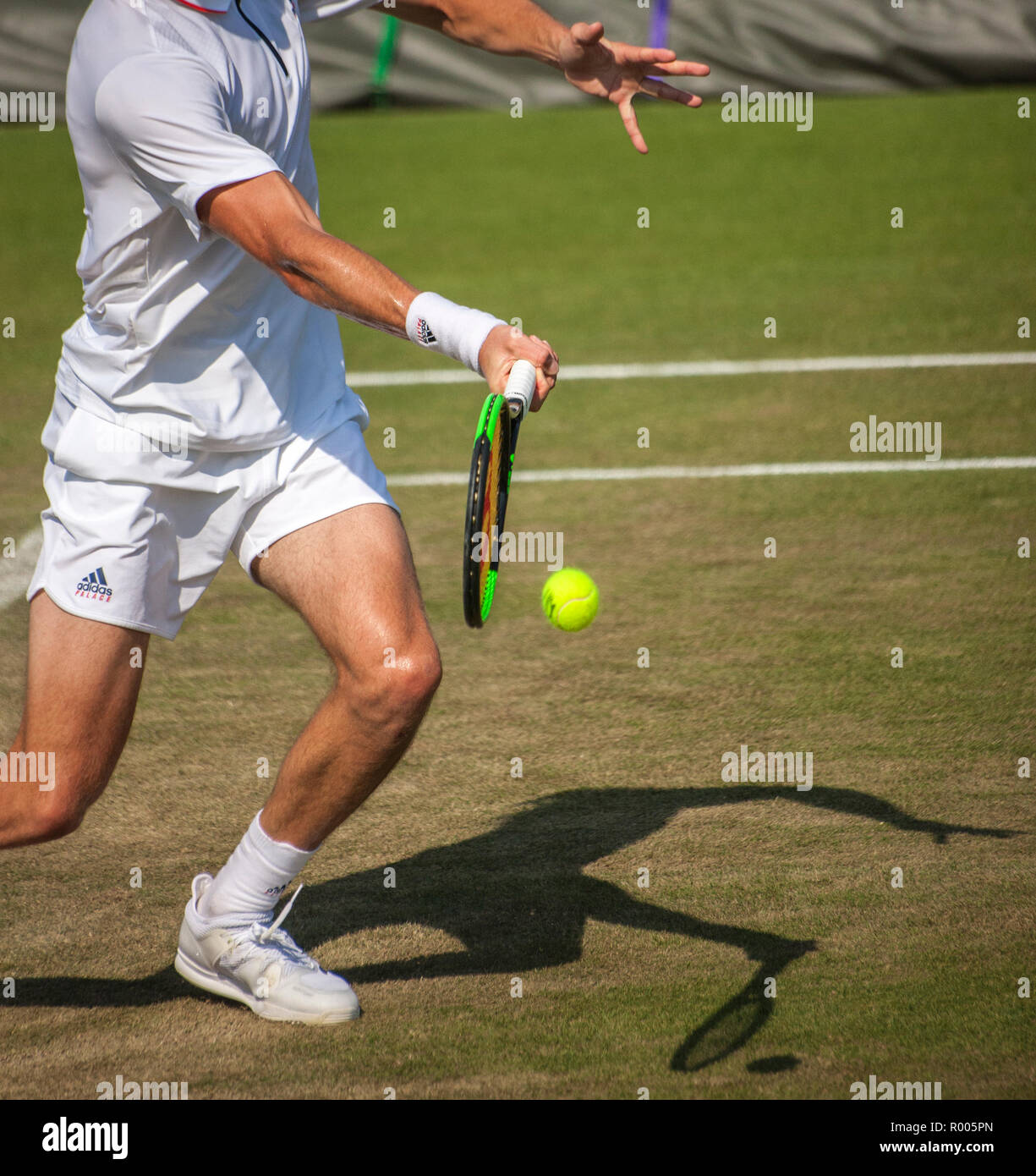 Stefanos Tsitsipas macho jugador de tenis Wimbledon 2018 Foto de stock
