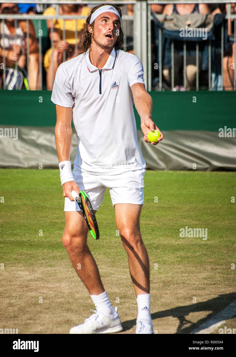 Stefanos Tsitsipas macho jugador de tenis Wimbledon 2018 Foto de stock