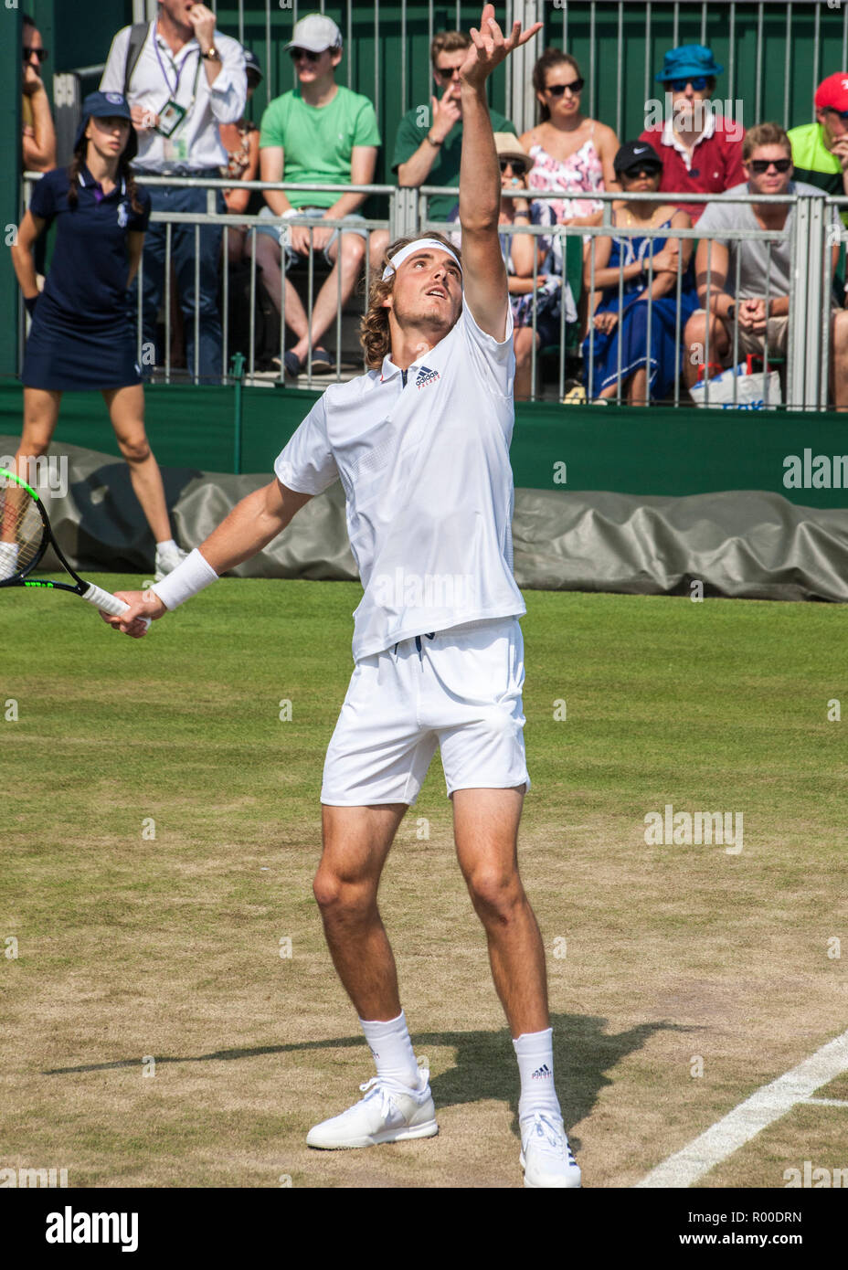 Stefanos Tsitsipas macho jugador de tenis Wimbledon 2018 Foto de stock