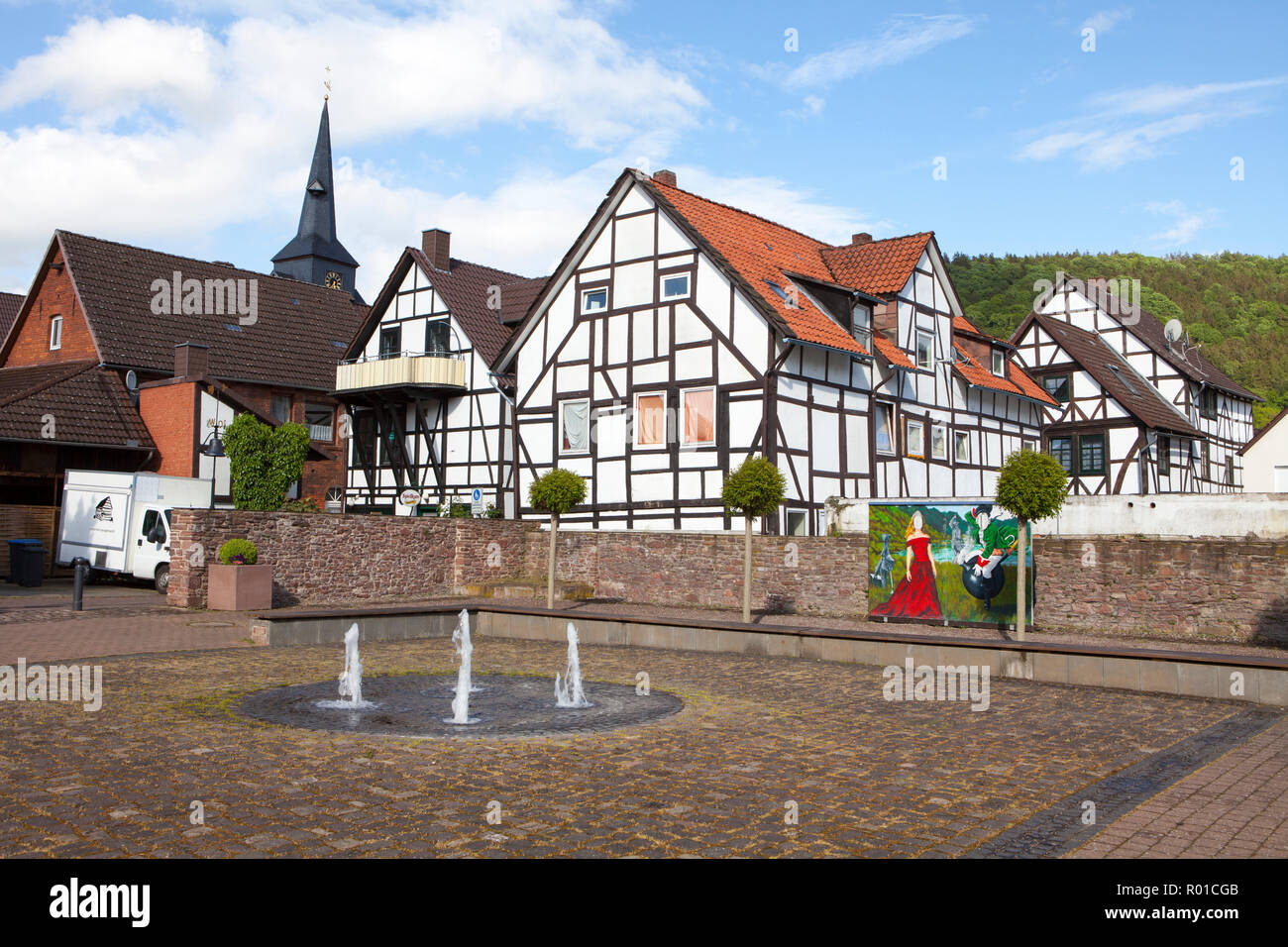 Paisaje urbano de Bodenwerder, cuna del Barón Muenchhausen, Weserbergland, Baja Sajonia, Alemania, Europa Foto de stock