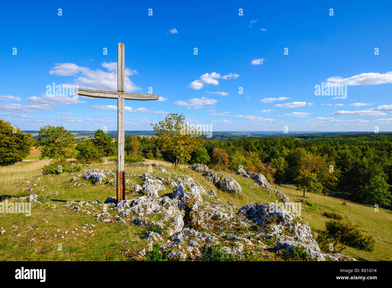 Cerca Bockberg Harburg, Nördlinger Ries, distrito de Donau-Ries, suabia, Baviera, Alemania Foto de stock