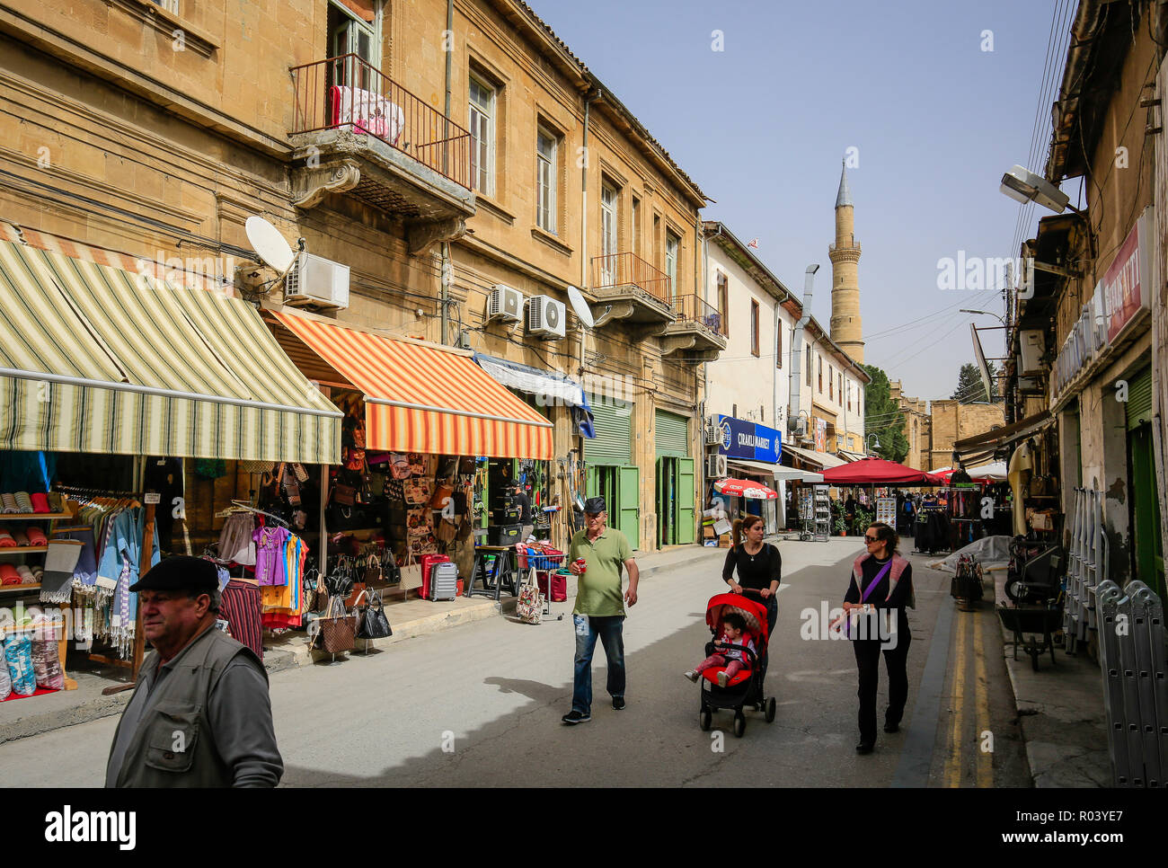 Nicosia, República turca del norte de Chipre, Chipre - Escena en la calle en la Ciudad Vieja de Nicosia (Norte) Foto de stock