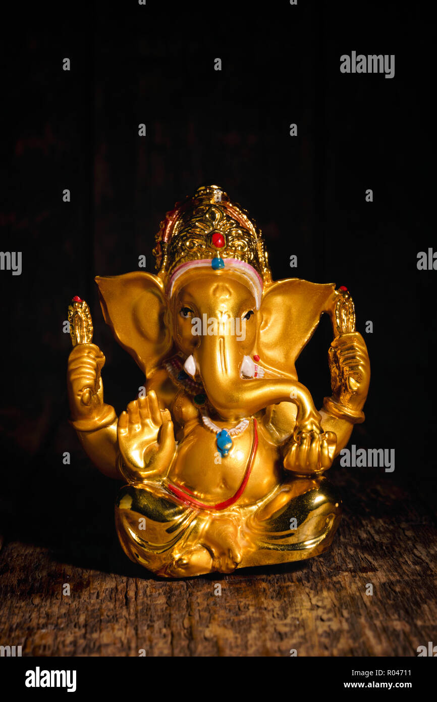 Ganesha estatua en blanco Foto de stock