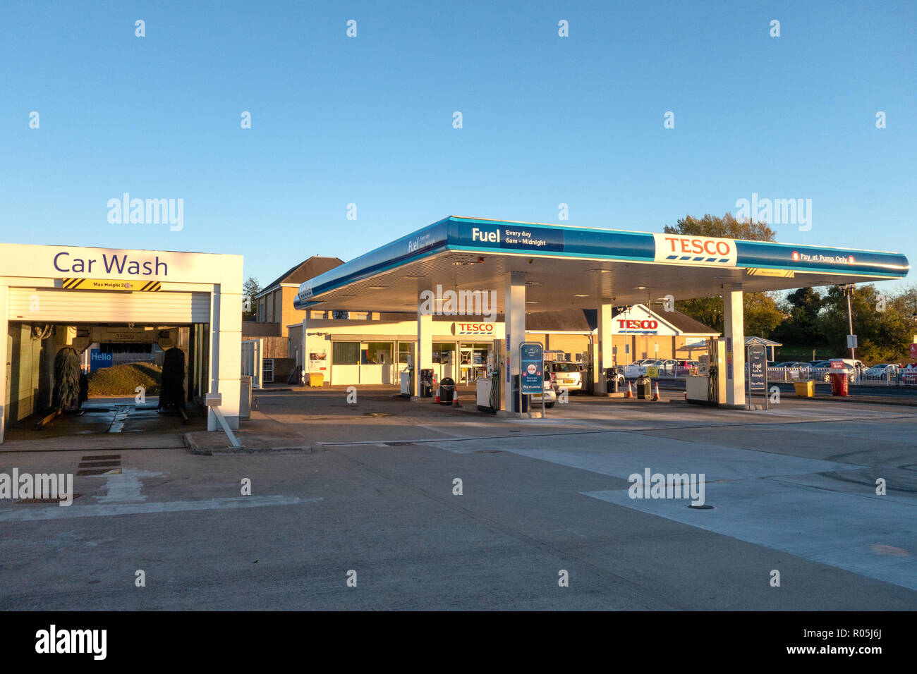 Combustible en tesco garage dinnington fotografías e imágenes de alta