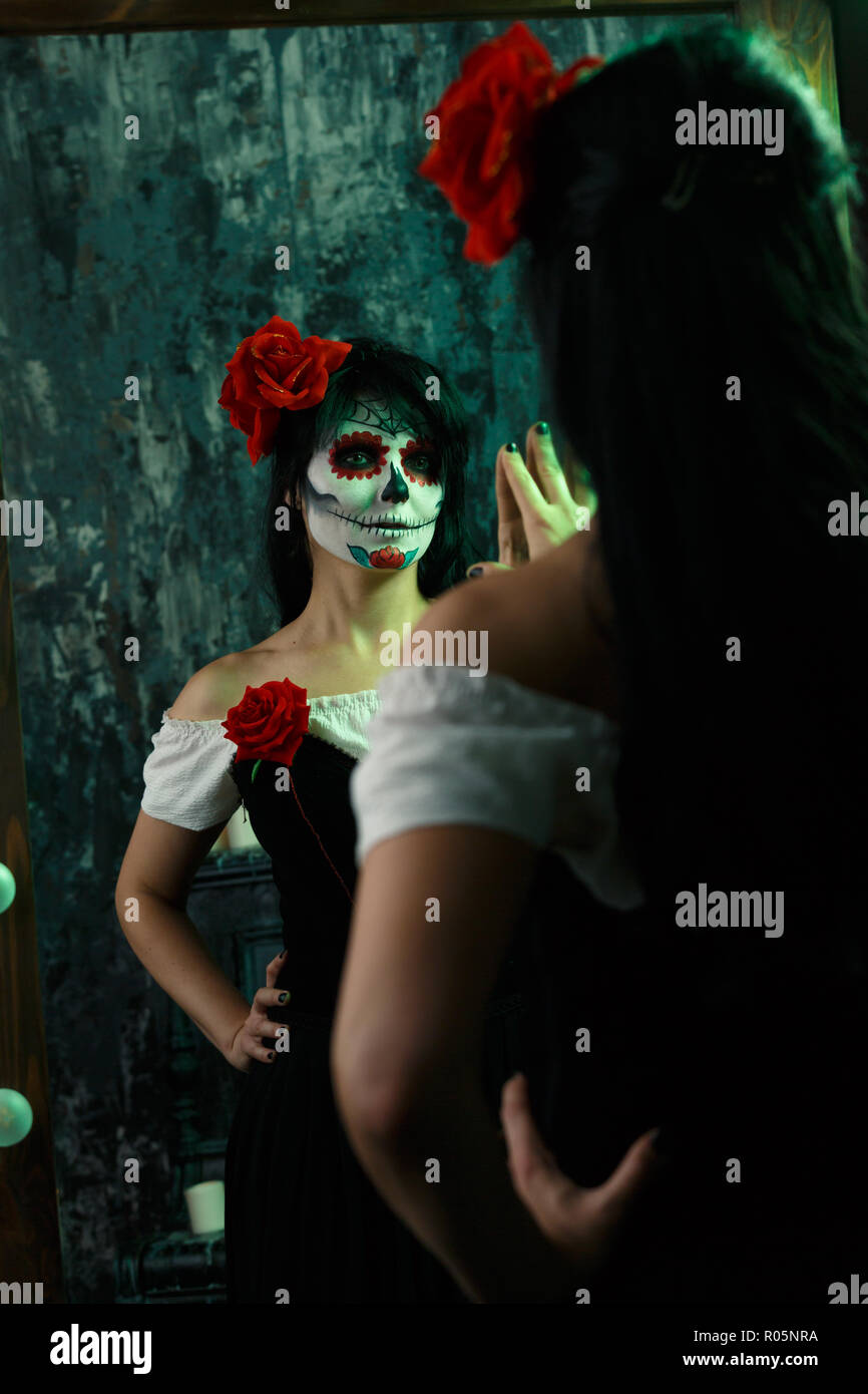 Zombie makeup fotografías e imágenes de alta resolución - Página 3 - Alamy