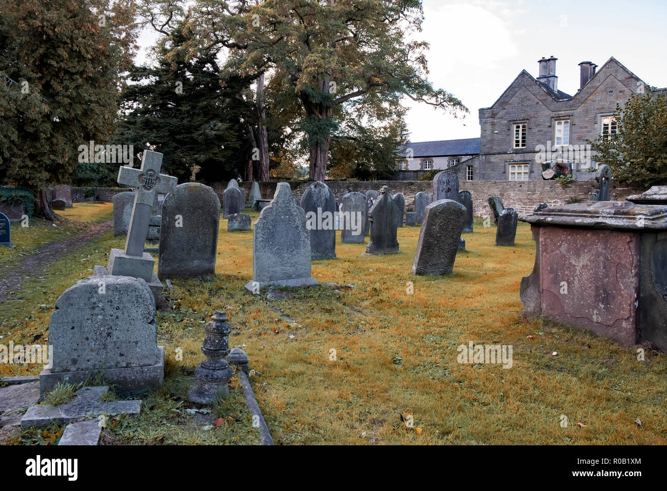 Cementerio en Lydney, Gloucestershire, Inglaterra Foto de stock