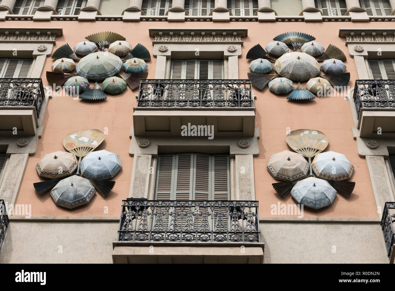 de paraguas barcelona fotografías e imágenes de alta resolución - Alamy