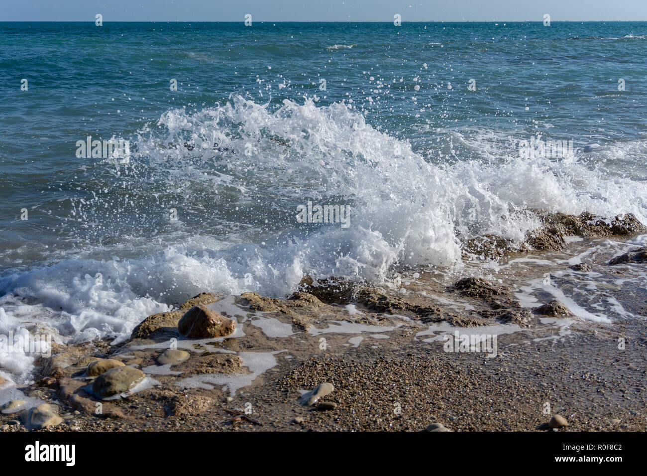 Las olas en el mar Foto de stock