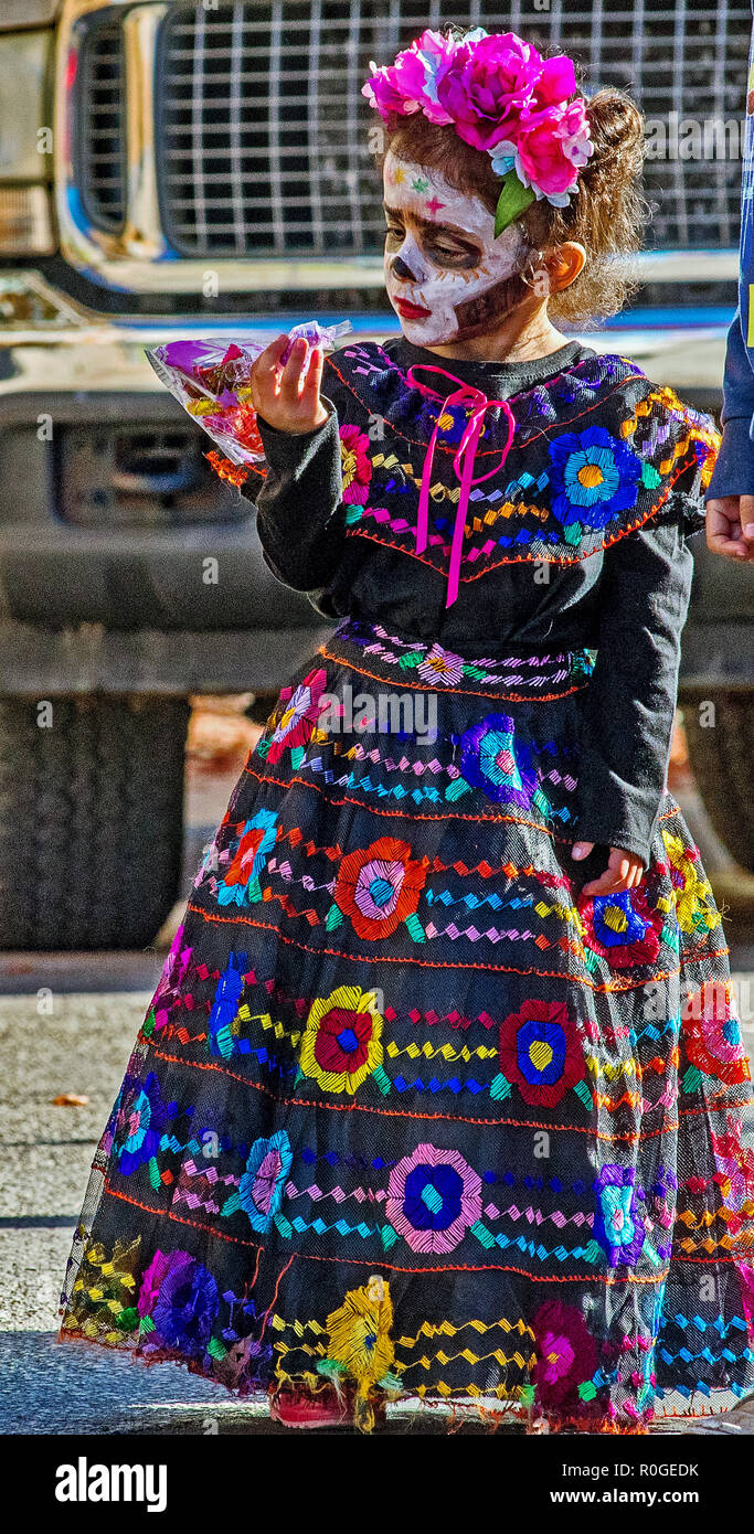 Disfraz De Catrina Fotos e Imágenes de stock - Alamy
