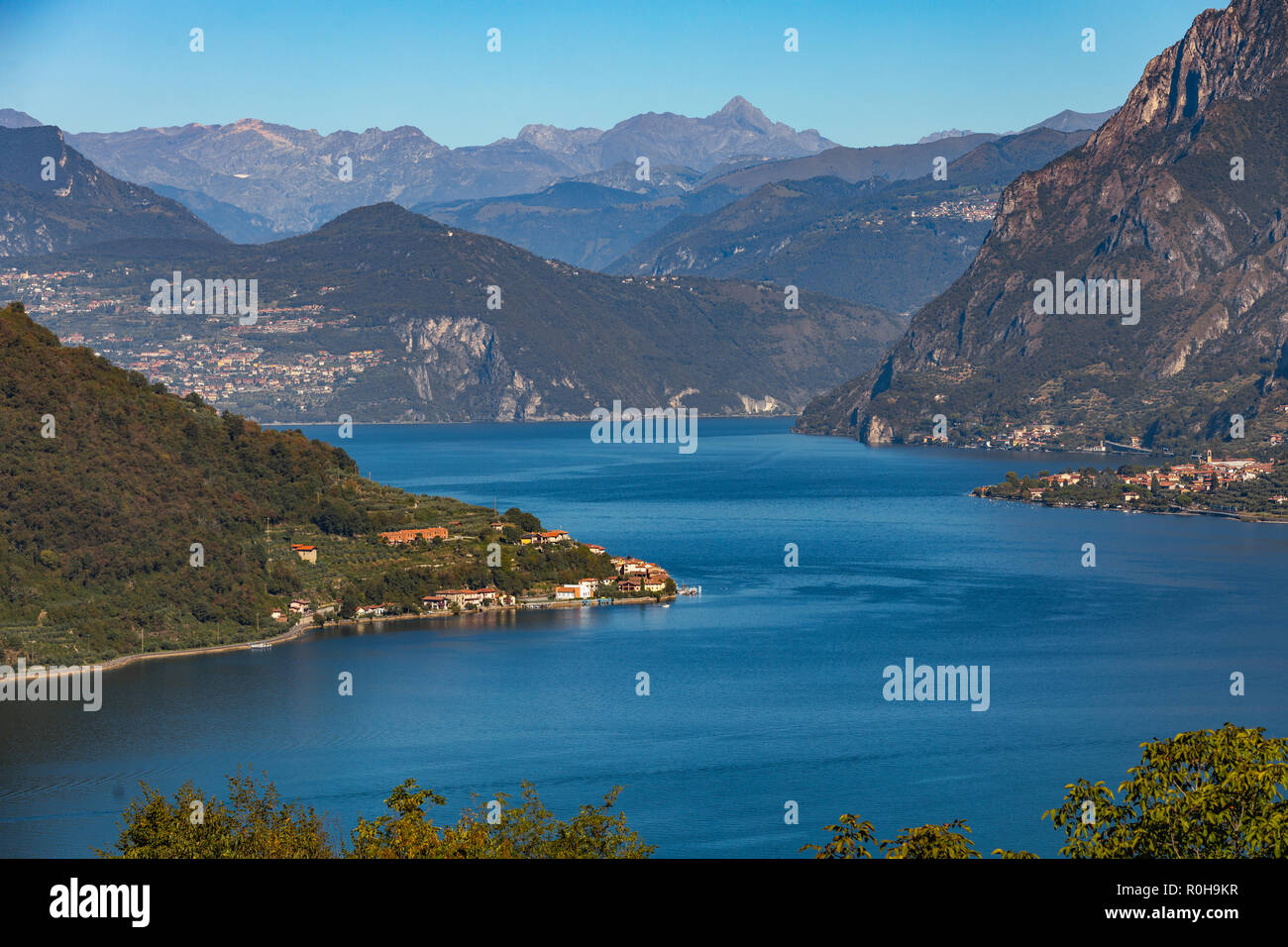 El lago de Iseo, Italia Foto de stock