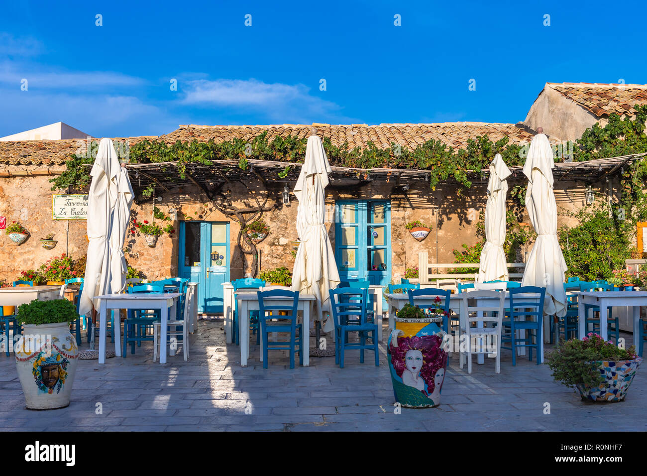 Marzamemi es uno de los más bellos pueblos de Italia mar 20. Marzamemi es un municipio de la Provincia de Siracusa, Sicilia. Italia. Foto de stock