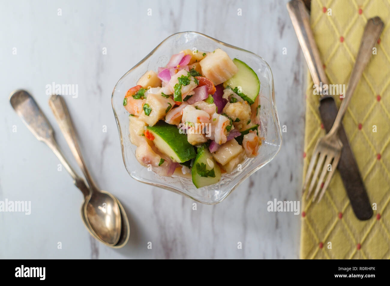 Pescado tilapia marinado fotografías e imágenes de alta resolución Alamy