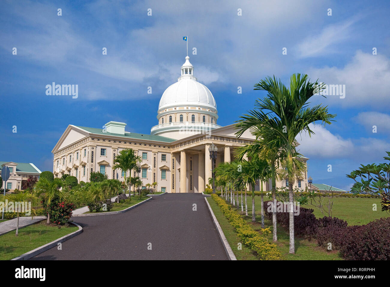 Capitolio, en Ngerulmud Regierungsgebäude, Palau, Mikronesien | El Capitolio, sede del gobierno, Ngerulmud, Palau, Micronesia Foto de stock