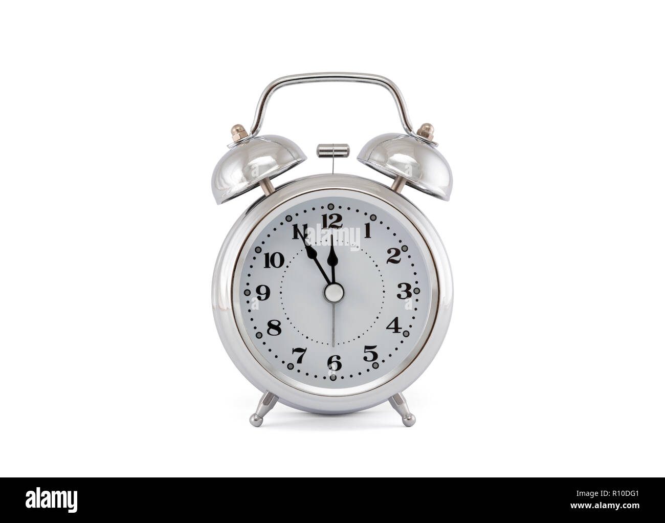 Reloj despertador con estilo antiguo trazado de recorte sobre fondo blanco  Fotografía de stock - Alamy