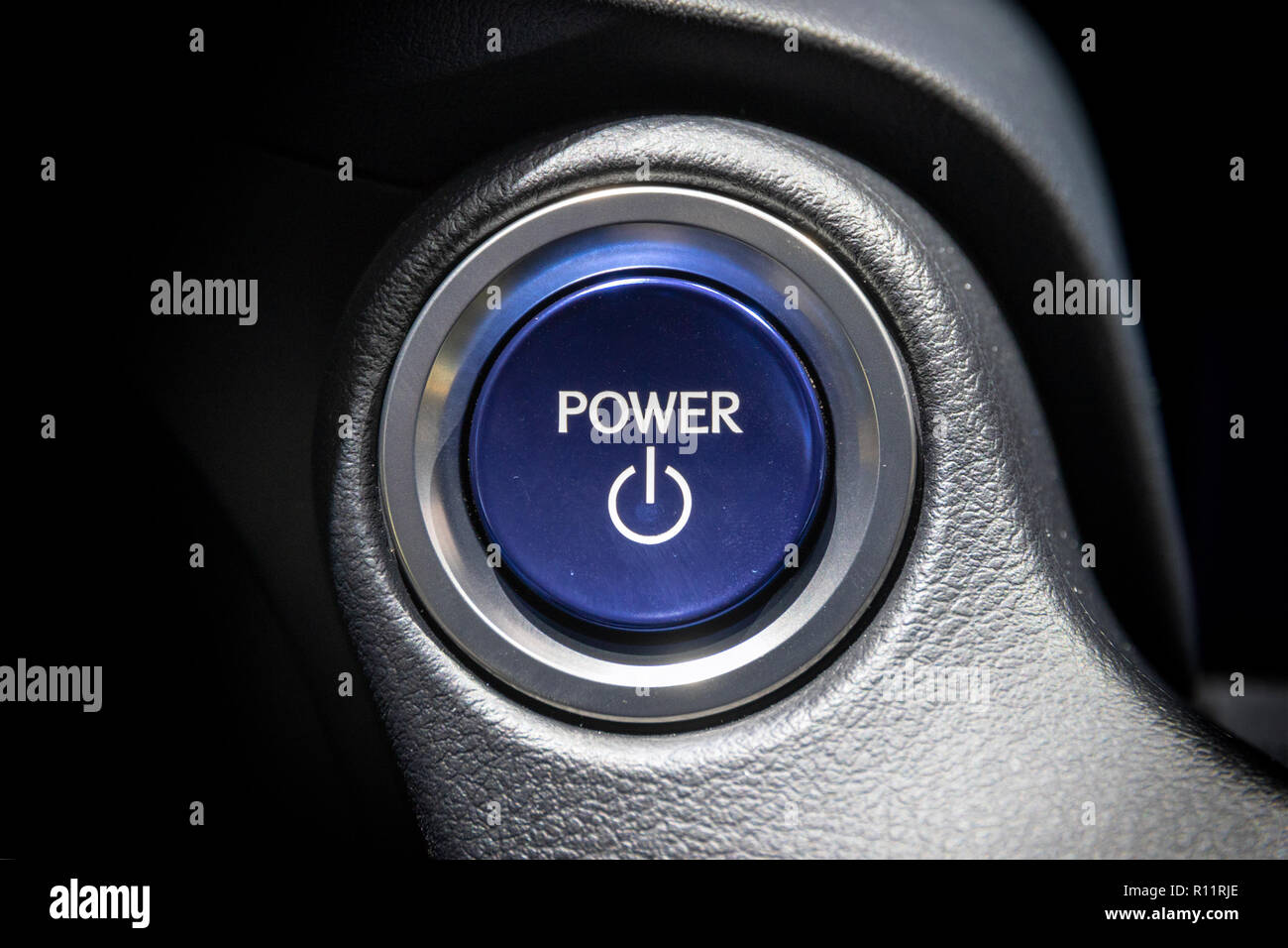 Botón de arranque del motor fotografías e imágenes de alta resolución -  Alamy