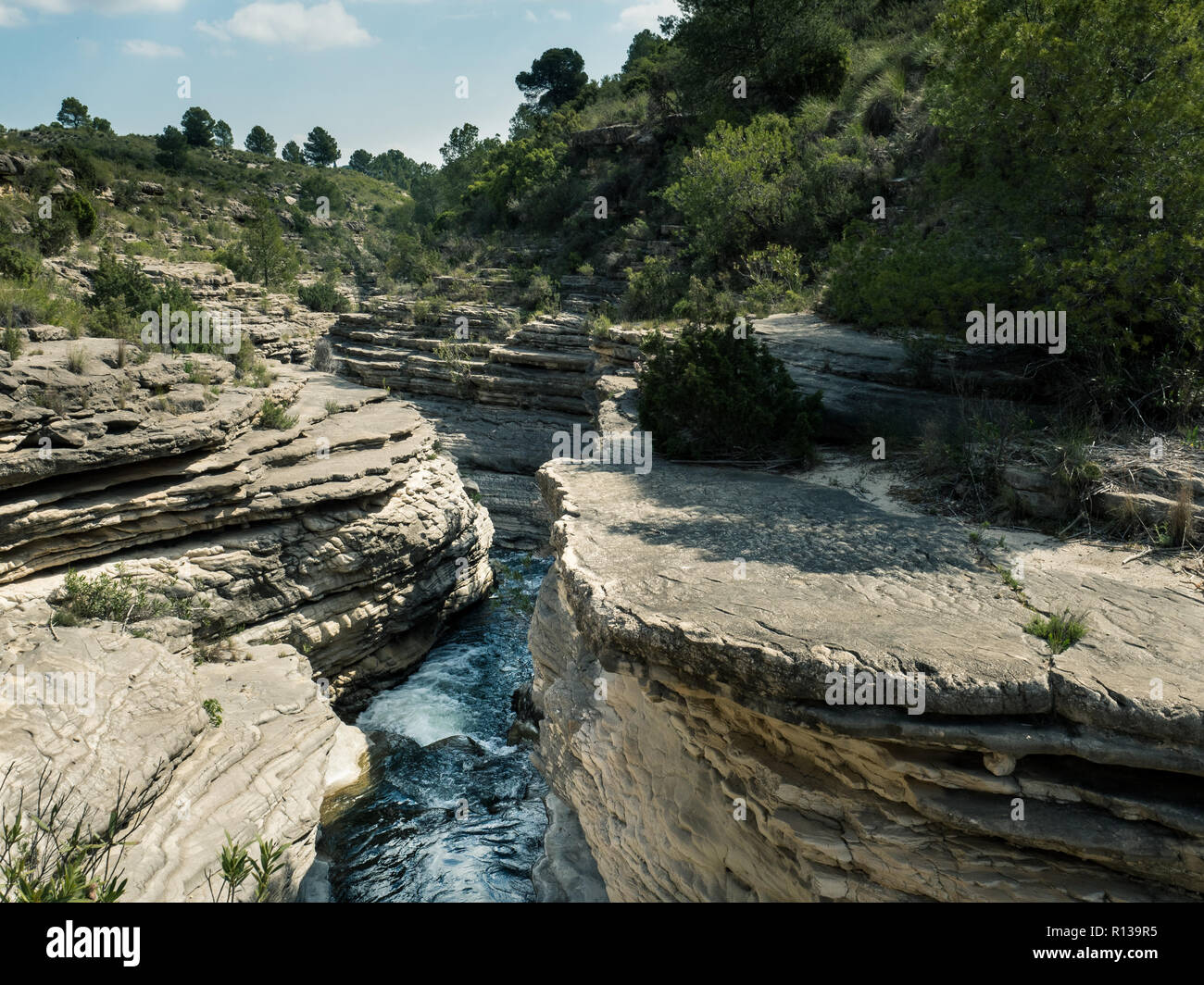 Río y cascada en Moratalla Foto de stock
