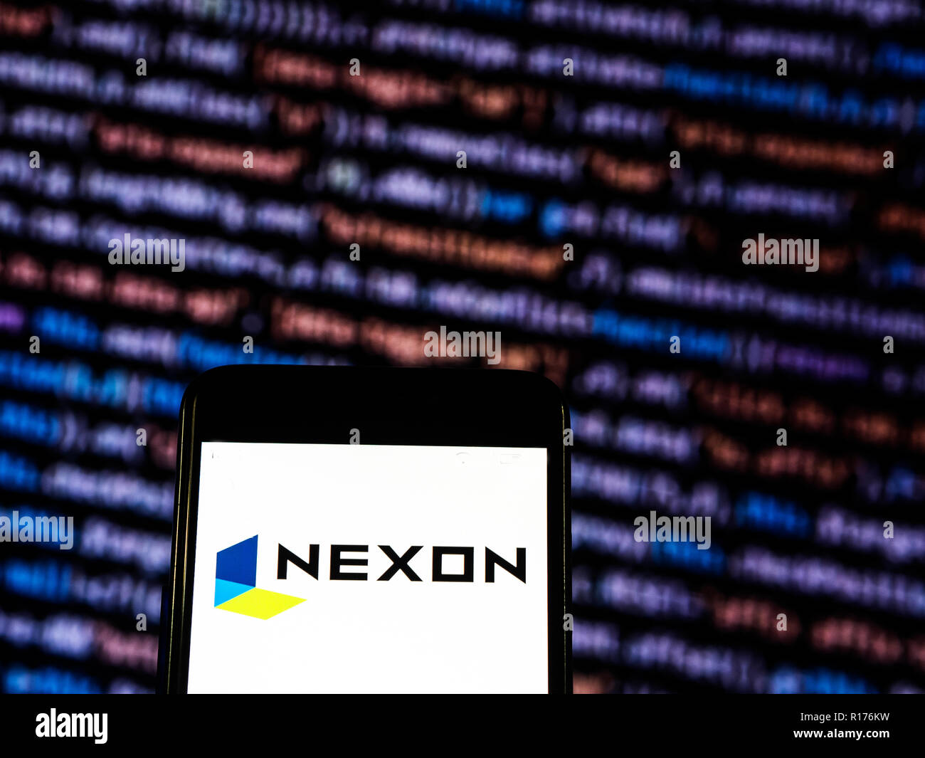 Logotipo De La Empresa De Videojuegos Nexon Visto Aparece En El Telefono Inteligente Nexon Co Ltd Es Una Empresa De Videojuegos Korean Japanese Que Se Especializa En Los Juegos Online Para Pc Y
