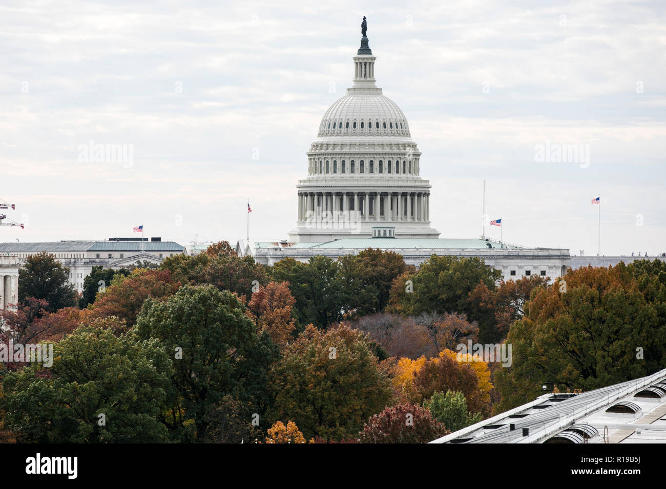 Una vista del Edificio del Capitolio de los Estados Unidos en Washington, D.C., el 7 de noviembre de 2018. Foto de stock