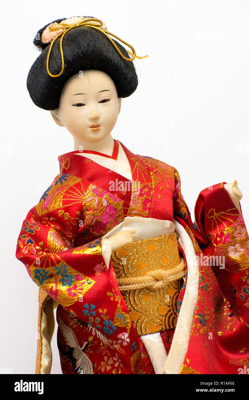 Muñeca japonesa kimono fotografías e imágenes de alta resolución - Alamy