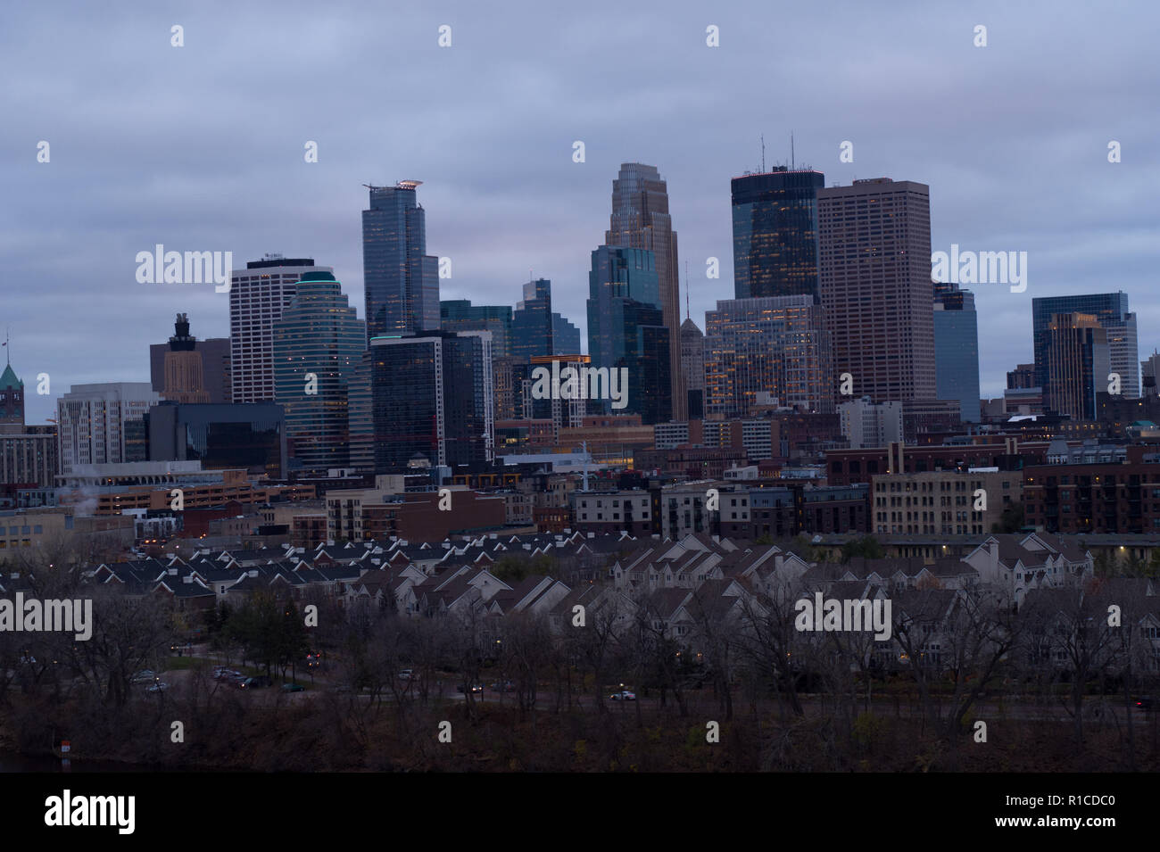 El centro de Minneapolis Skyline - vista aérea Foto de stock