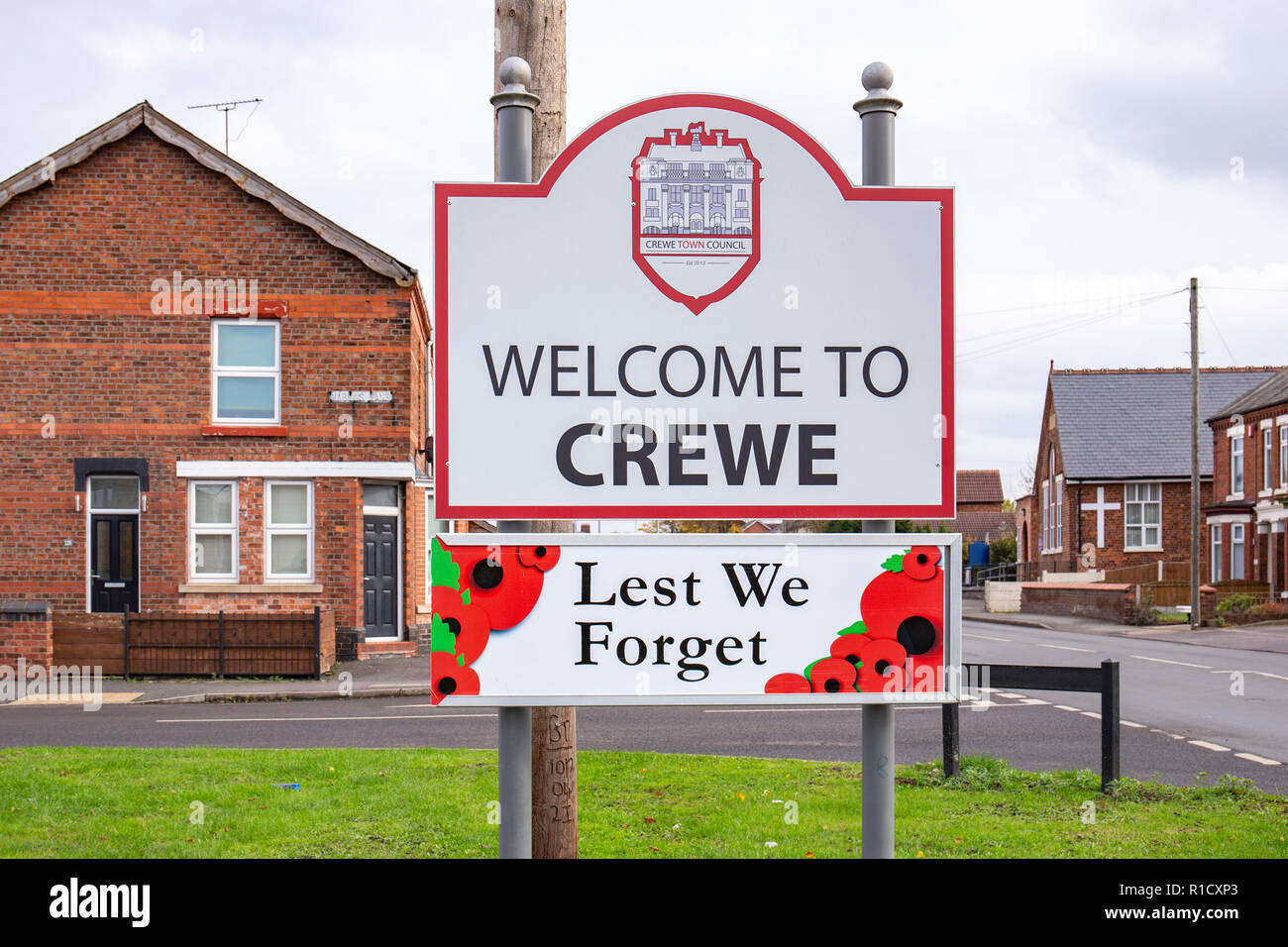 Bienvenido a Crewe con signo para que no nos olvidemos de Cheshire UK Foto de stock