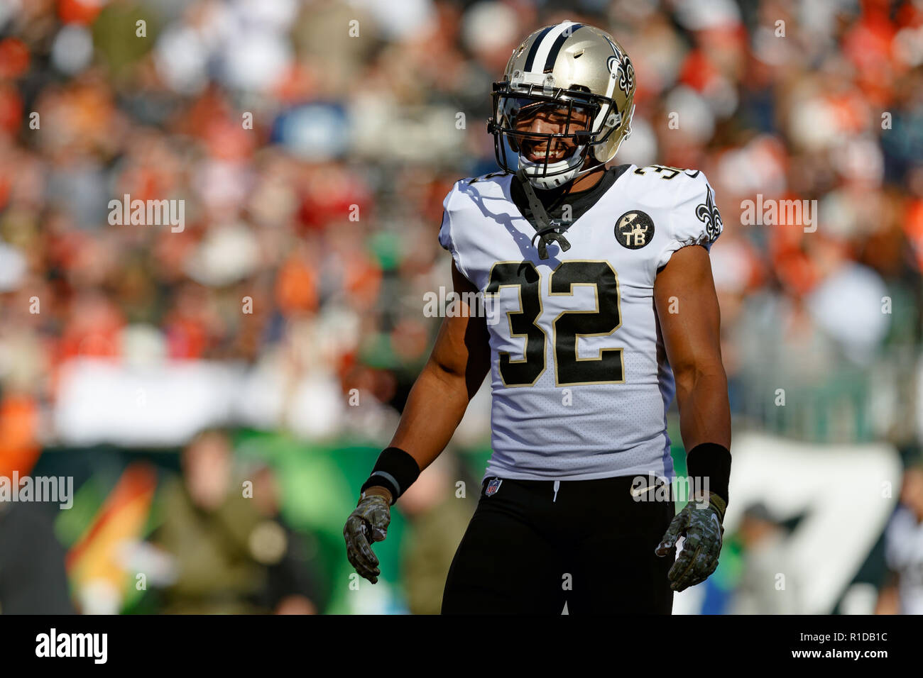 Cincinnati, OH, USA. 11th Nov, 2018. New Orleans Saints defensive end Alex  Okafor (57), New Orleans Saints defensive tackle David Onyemata (93) and  New Orleans Saints cornerback P.J. Williams (26) sack Cincinnati