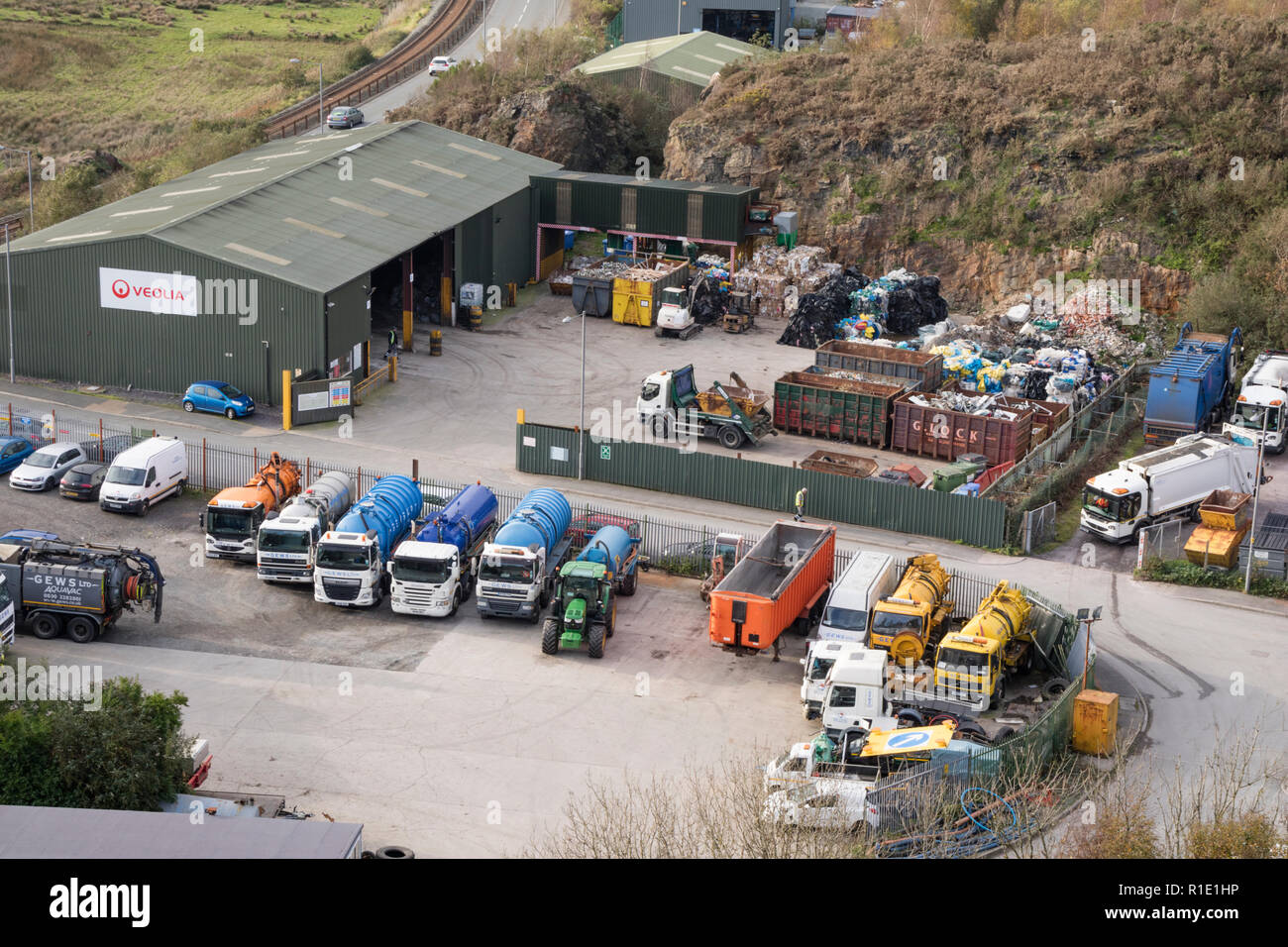 Veolia almacén gestión de residuos cerca de Porthmadog, North Wales, REINO UNIDO Foto de stock