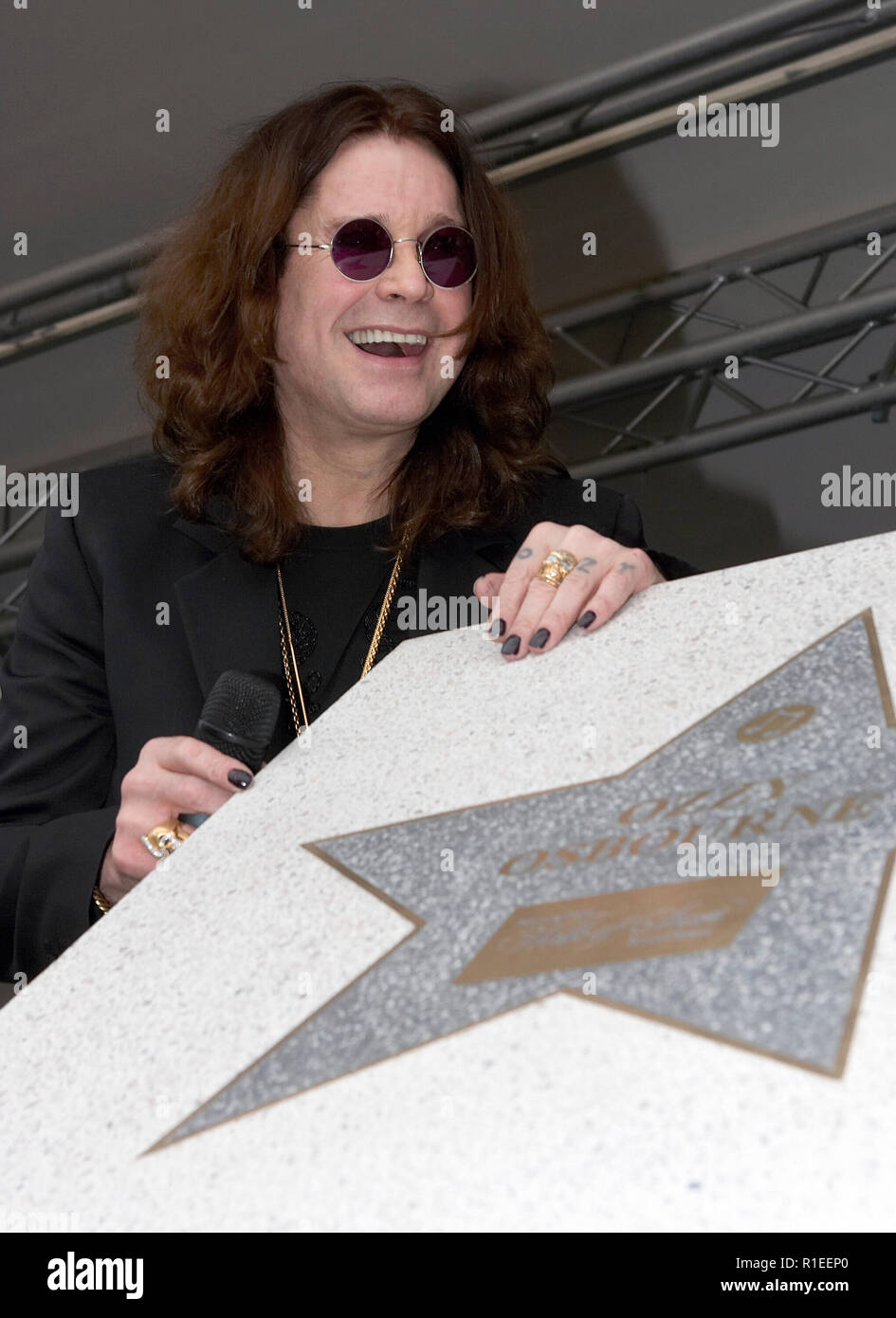 Ozzy Osbourne de Black Sabbath fotografiado durante su visita a Birmingham para recibir su paseo de stars Award en 2007 Foto de stock