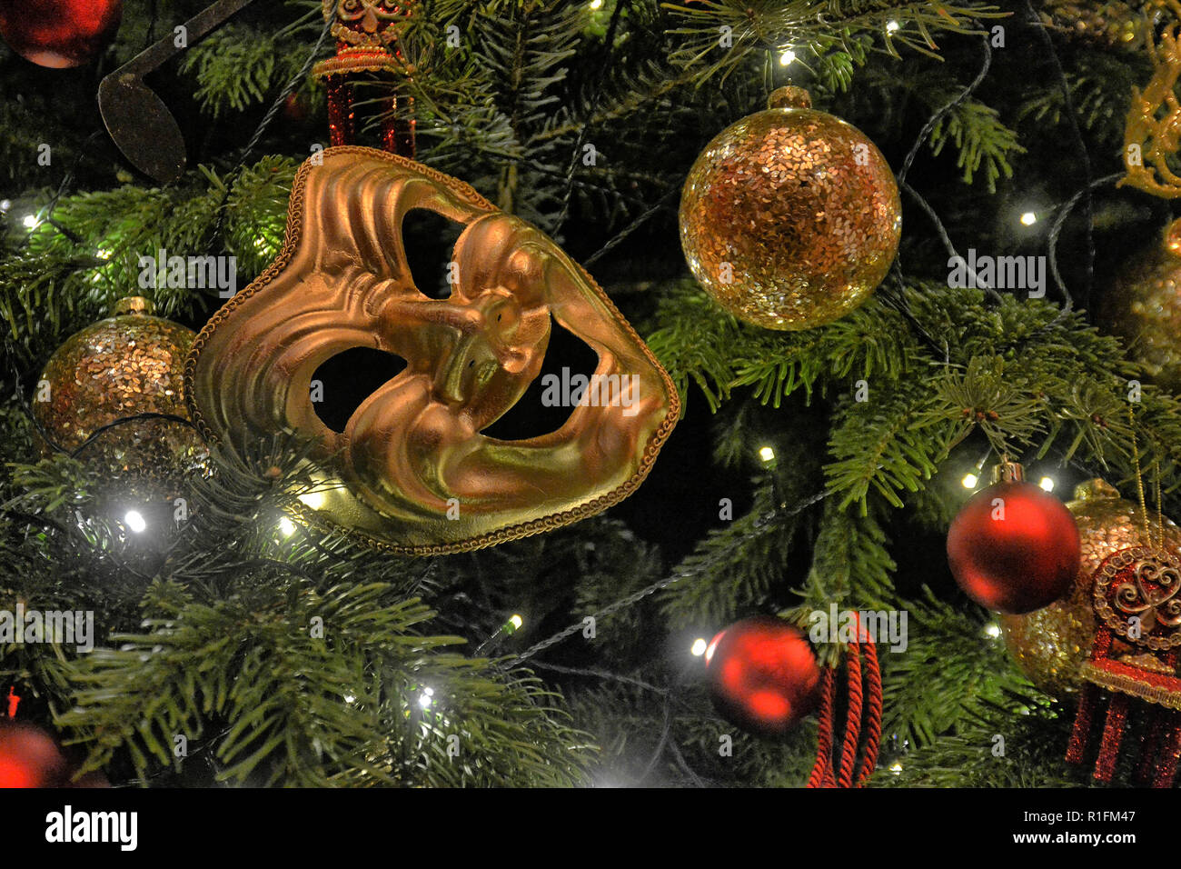 Luces de navidad 2018 fotografías e imágenes de alta resolución - Página 2  - Alamy