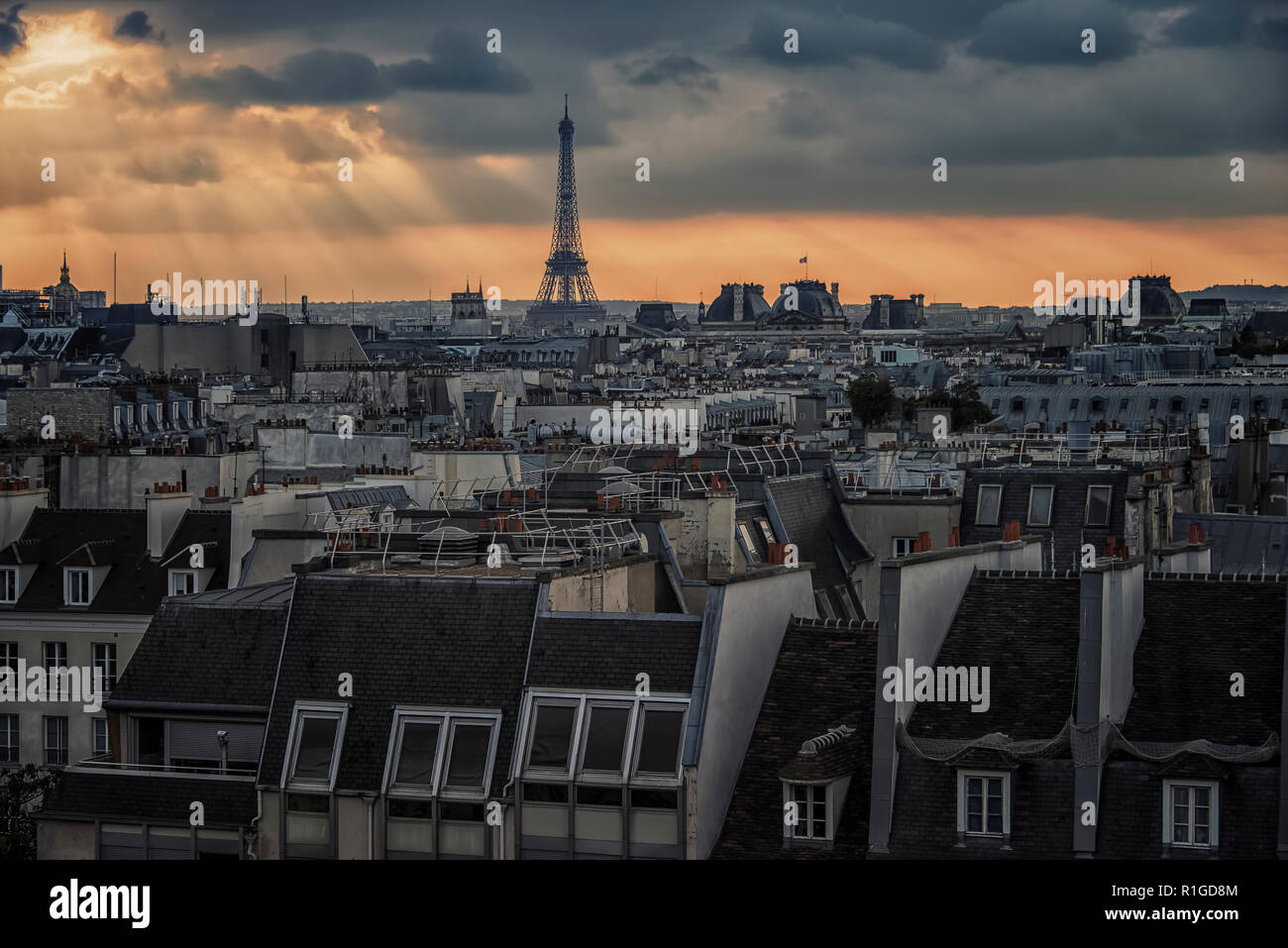 Vista de los tejados de París, Francia Foto de stock