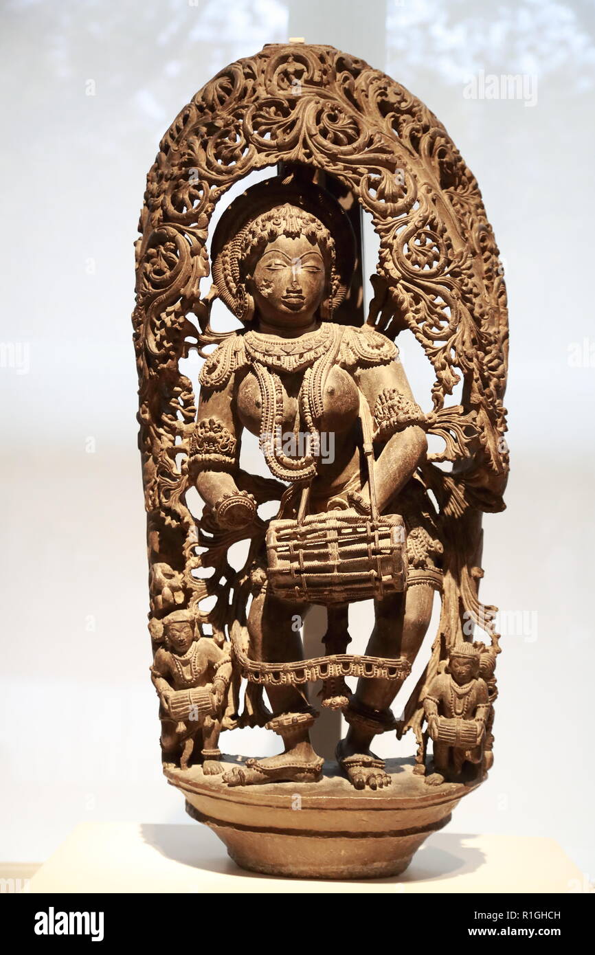 Soporte de piedra la figura del templo Hoysala en el Museo Británico, Londres, Reino Unido. Foto de stock