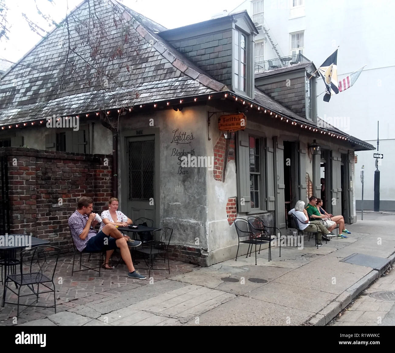 El bar más antiguo reportados en Luisiana, Lafitte's Herrería Bar al final de Bourbon St. en el Barrio Francés de Nueva Orleans Foto de stock
