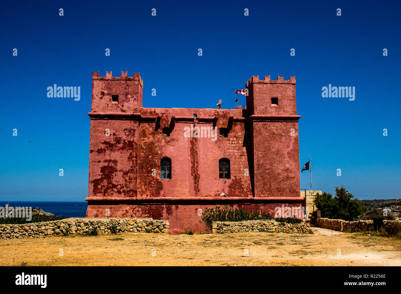 Ver a Santa Agata Torre Roja, Malta Foto de stock