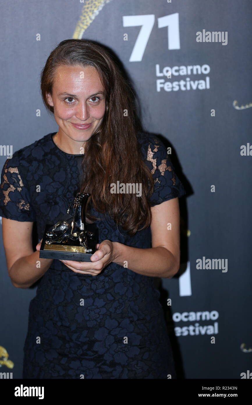 LOCARNO, Suiza - 11 de agosto, 2018: Nicole Vögele recibe los Cineastas del Presente Ciné+ Premio Especial del Jurado (foto: Mickael Chavet) Foto de stock