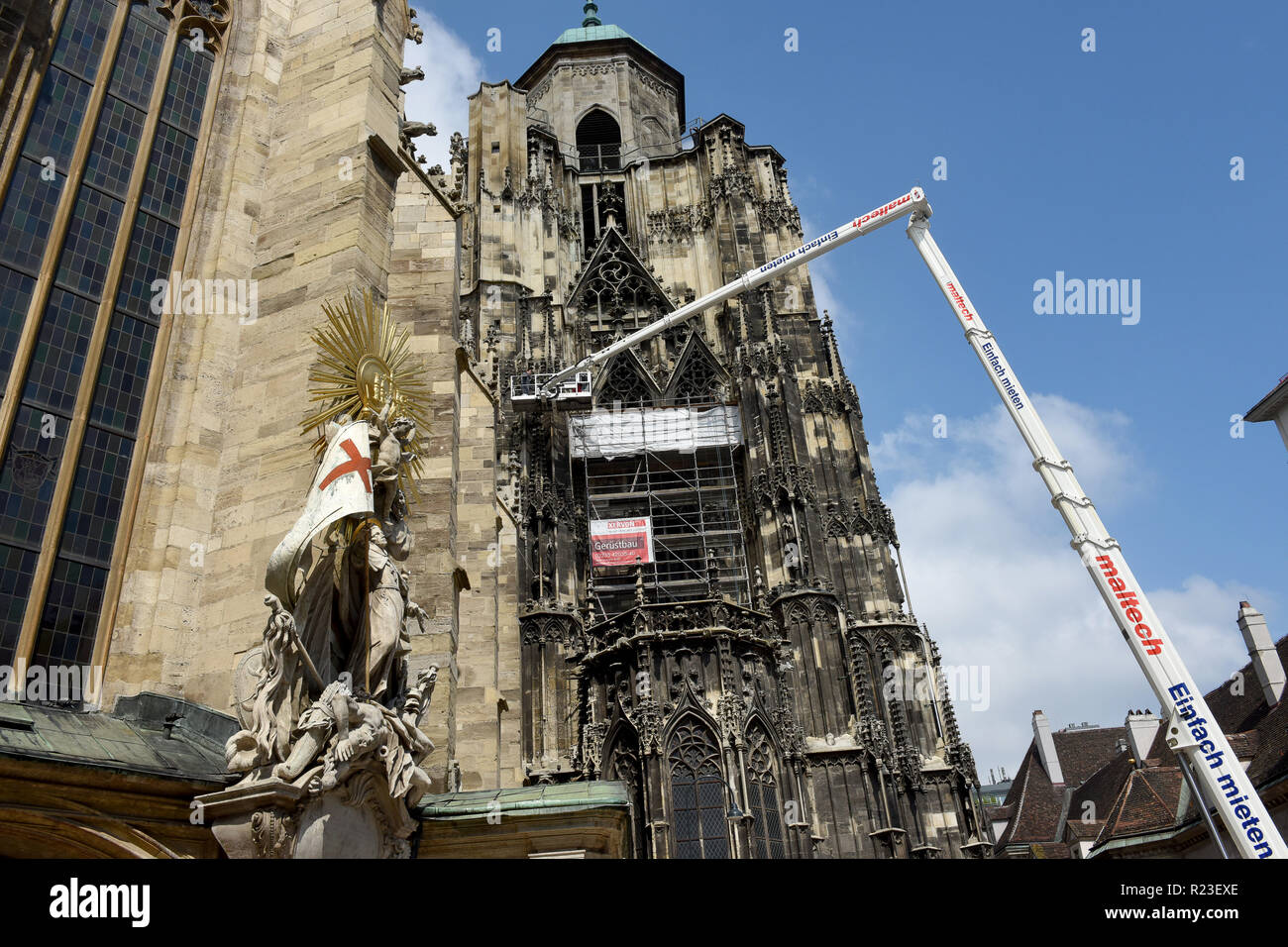 Inspección de mantenimiento en el Stephansdom o la Catedral de San Esteban, en Viena, Austria, Europa Foto de stock