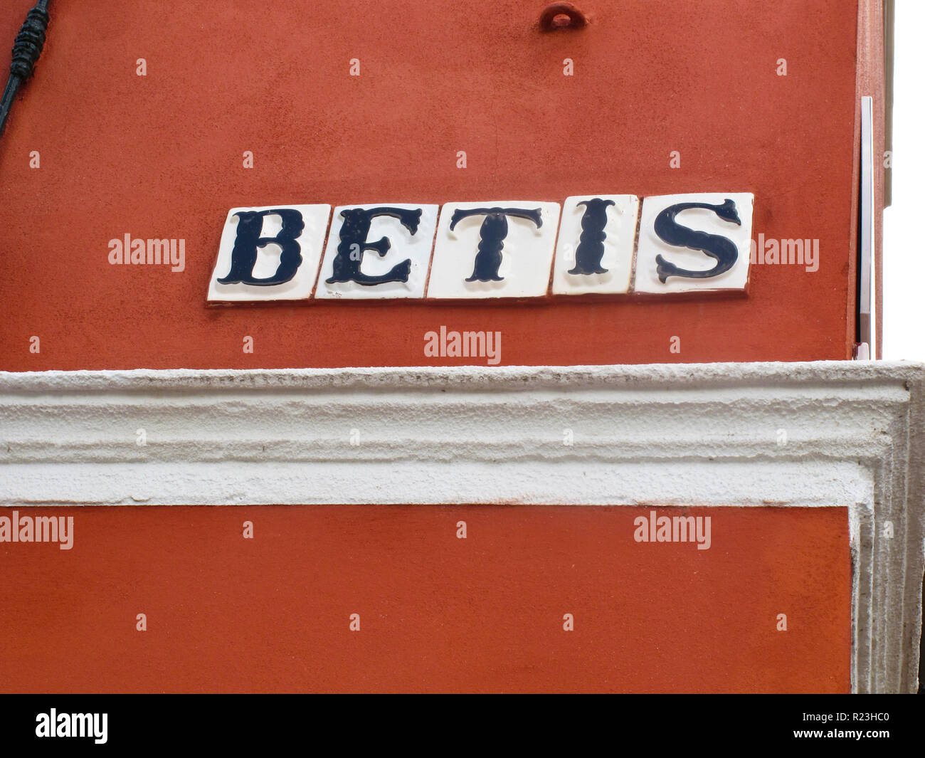 Cartel con el nombre de la calle. Triana. Sevilla. Andalucía. España Foto de stock