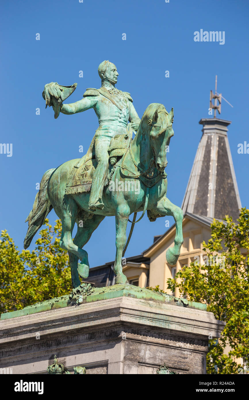 Place Guillaume II, la estatua ecuestre del gran duque Guillermo II, la ciudad de Luxemburgo, Luxemburgo, Europa Foto de stock