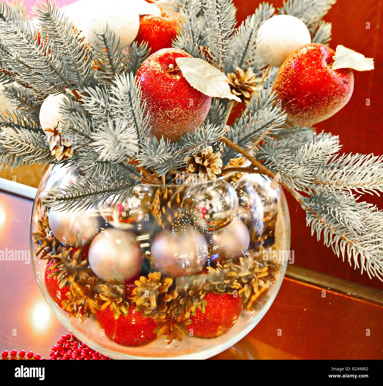 Florero de navidad fotografías e imágenes de alta resolución - Página 2 -  Alamy