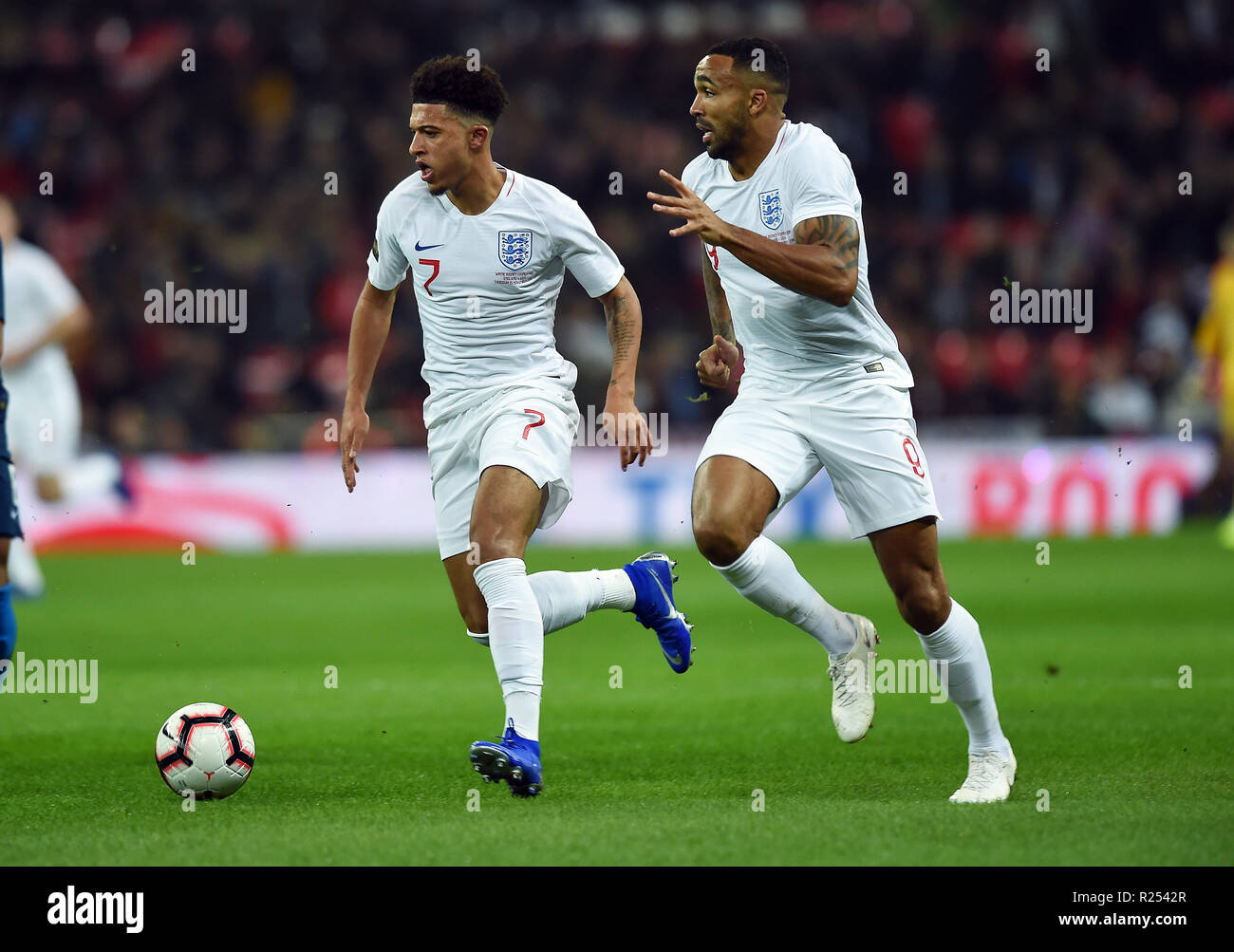 Jadon Sancho de Inglaterra y Callum Wilson de INGLATERRA INGLATERRA INGLATERRA, EE.UU. V V USA, amistoso internacional 15 de noviembre de 2018 GBD12971 amistoso internacional estrictamente sólo para uso editorial. Si el jugador o jugadores, representado en esta imagen es/está jugando para un club inglés o el equipo nacional de Inglaterra. Entonces esta imagen sólo podrán ser utilizados para fines editoriales. Uso no comercial. Los siguientes usos son también restringida INCLUSO SI EN UN CONTEXTO EDITORIAL: utilizar en conjunción con, o parte de cualquier no autorizado audio, video, datos, listas de sujecin, club/Liga logotipos, apuestas, juegos o cualquier 'live' serv Foto de stock