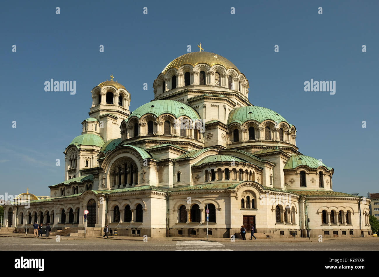 SOFIA, Bulgaria, el 25 de mayo de 2018: La Catedral de Saint Alexandar Nevski temprano en la mañana Foto de stock