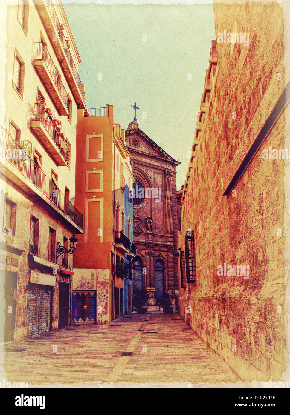 Angosta calle española. Foto en el viejo estilo de imagen. Foto de stock