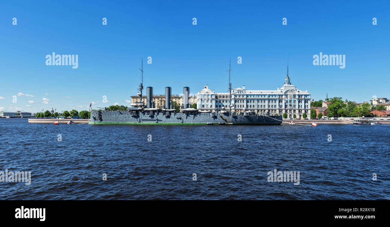 La revolución soviética-era el acorazado Aurora, anclado en San Petersburgo, Rusia. Foto de stock