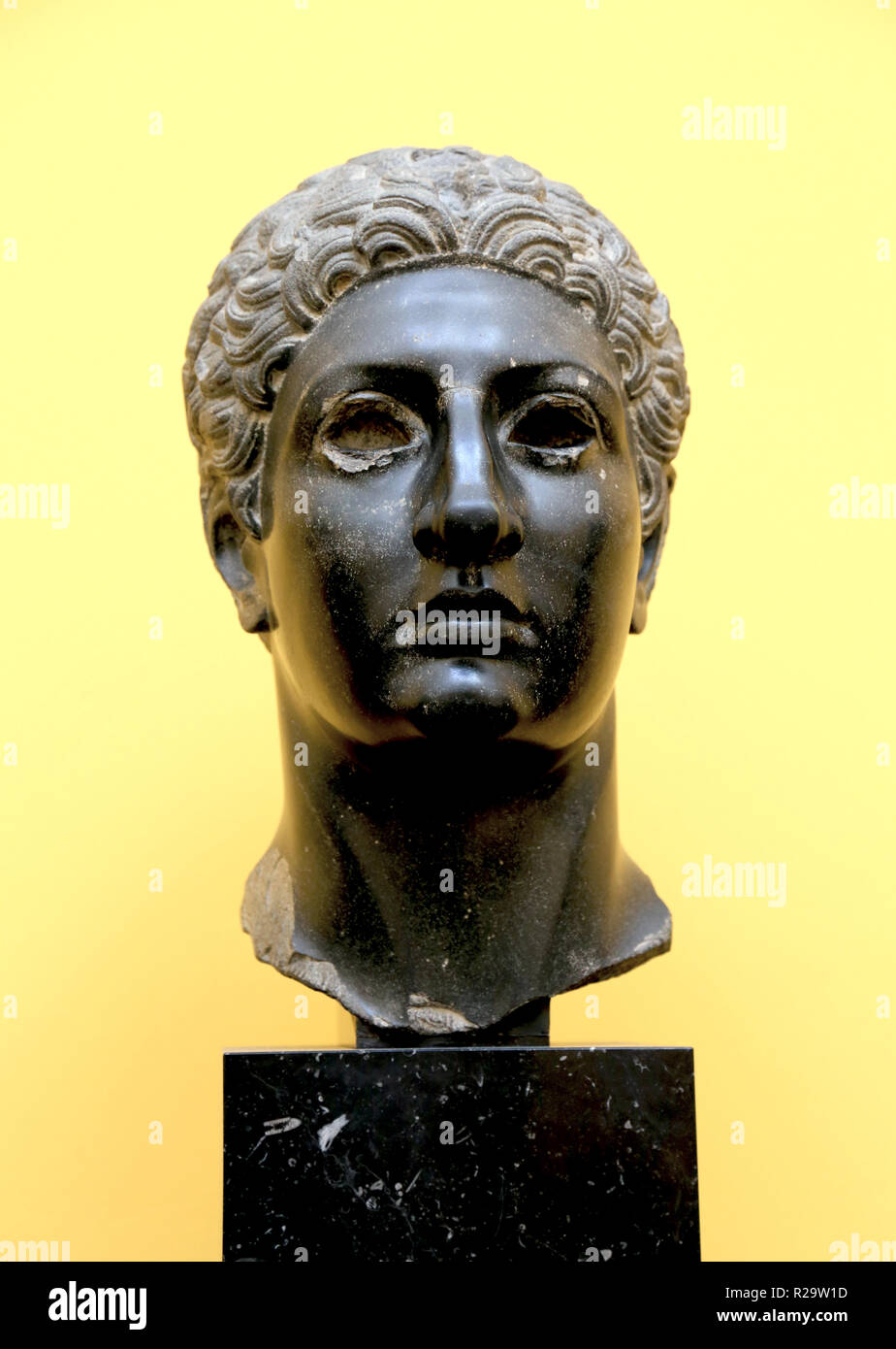 Retrato o fthe Rey Ptolomeo III Euergetes (el benefactor de los dioses). El reinado de Ptolomeo III. (246-222 a.C.). La diorita. Dinastía ptolemaico. Foto de stock