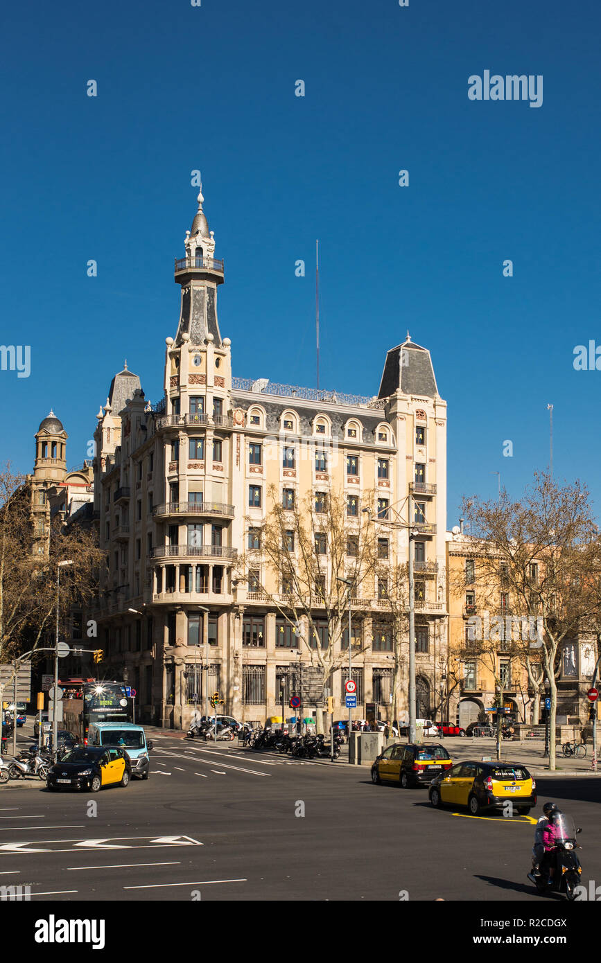 Barcelona, España - 18 de marzo de 2018: Universidad Access Management (Oficina d'Acces a la Universitat de Barcelona). Foto de stock