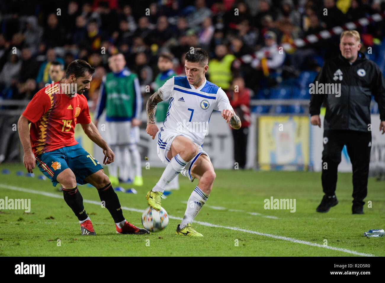 Partido jugado en el estadio de Gran Canaria entre España y Bosnia en Gran  Canaria, España, a 18 de noviembre de 2018. Muhamed Besic. Cordon Press  Fotografía de stock - Alamy